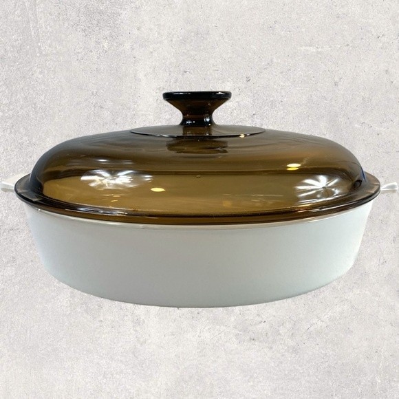 CorningWare 10” Skillet Buffet Server w/ Amber Lid - Picture 1 of 3